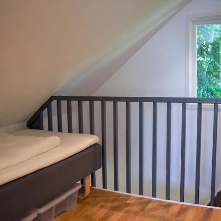 2 Bedroom Amazing Home In Fjaelkinge Eksteriør bilde