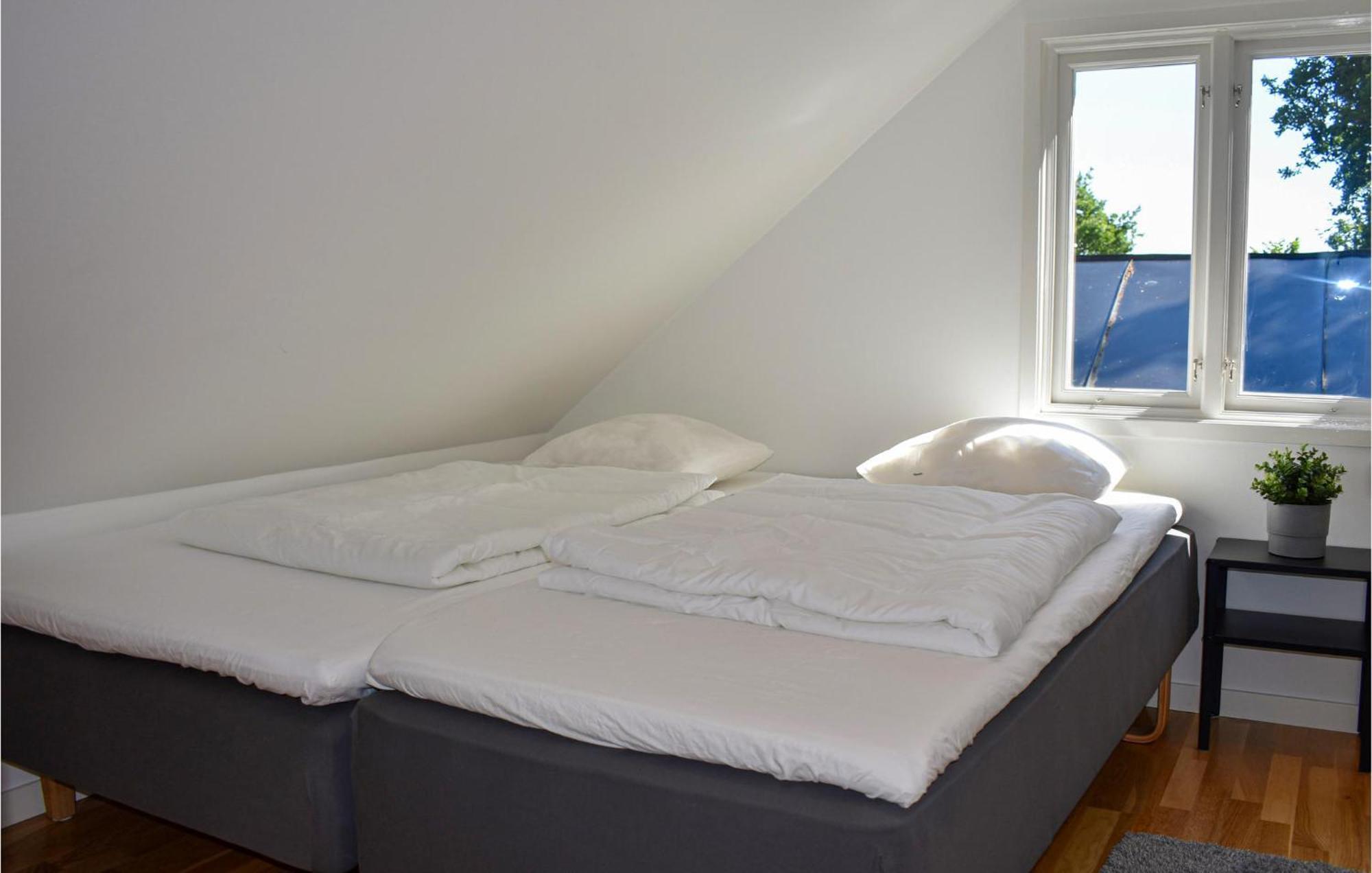 2 Bedroom Amazing Home In Fjaelkinge Eksteriør bilde