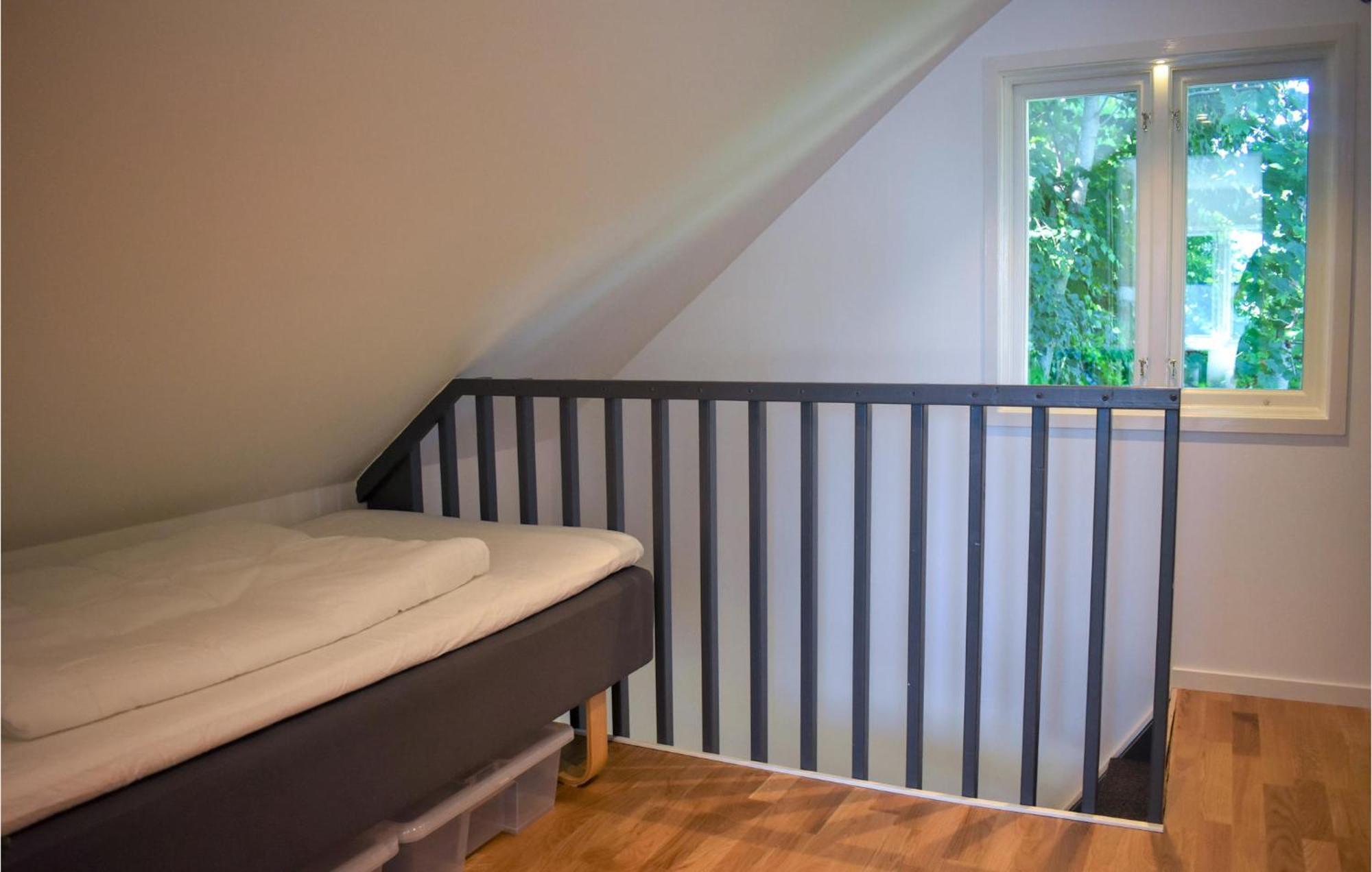2 Bedroom Amazing Home In Fjaelkinge Eksteriør bilde